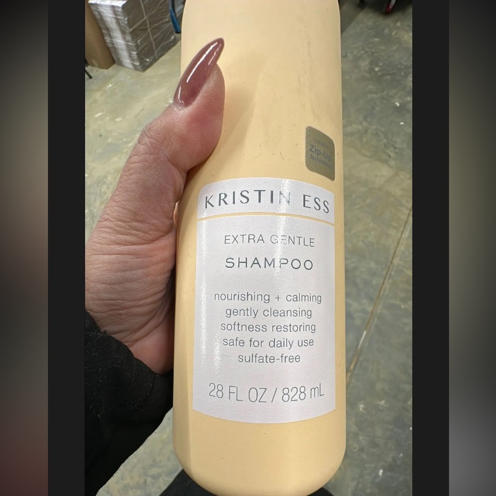 Kristin Ess Extra Gentle Shampoo - 28 oz new never used